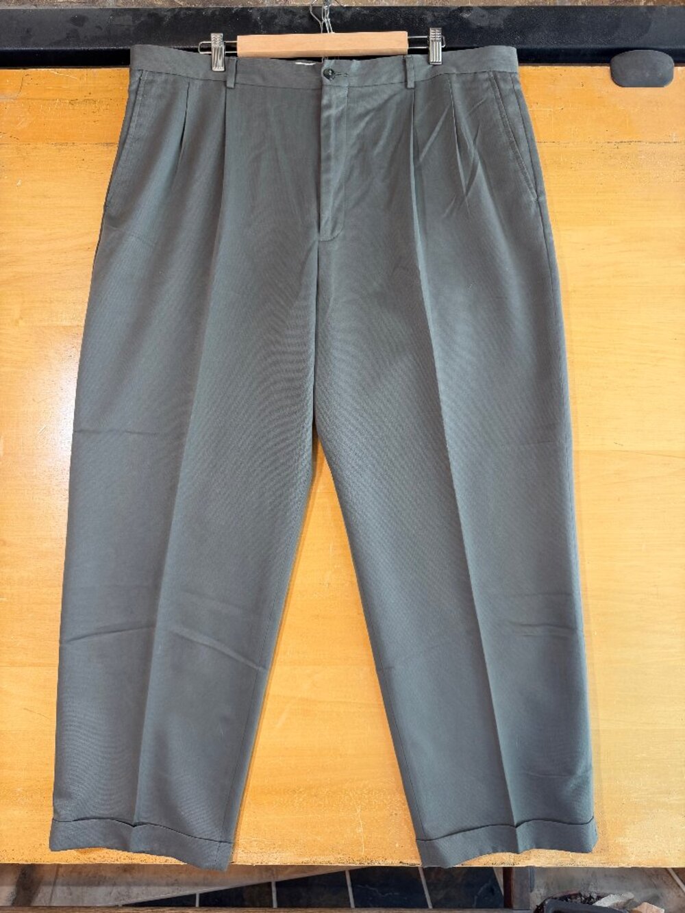 Claiborne Men's Gray Pleated Pants 42X30